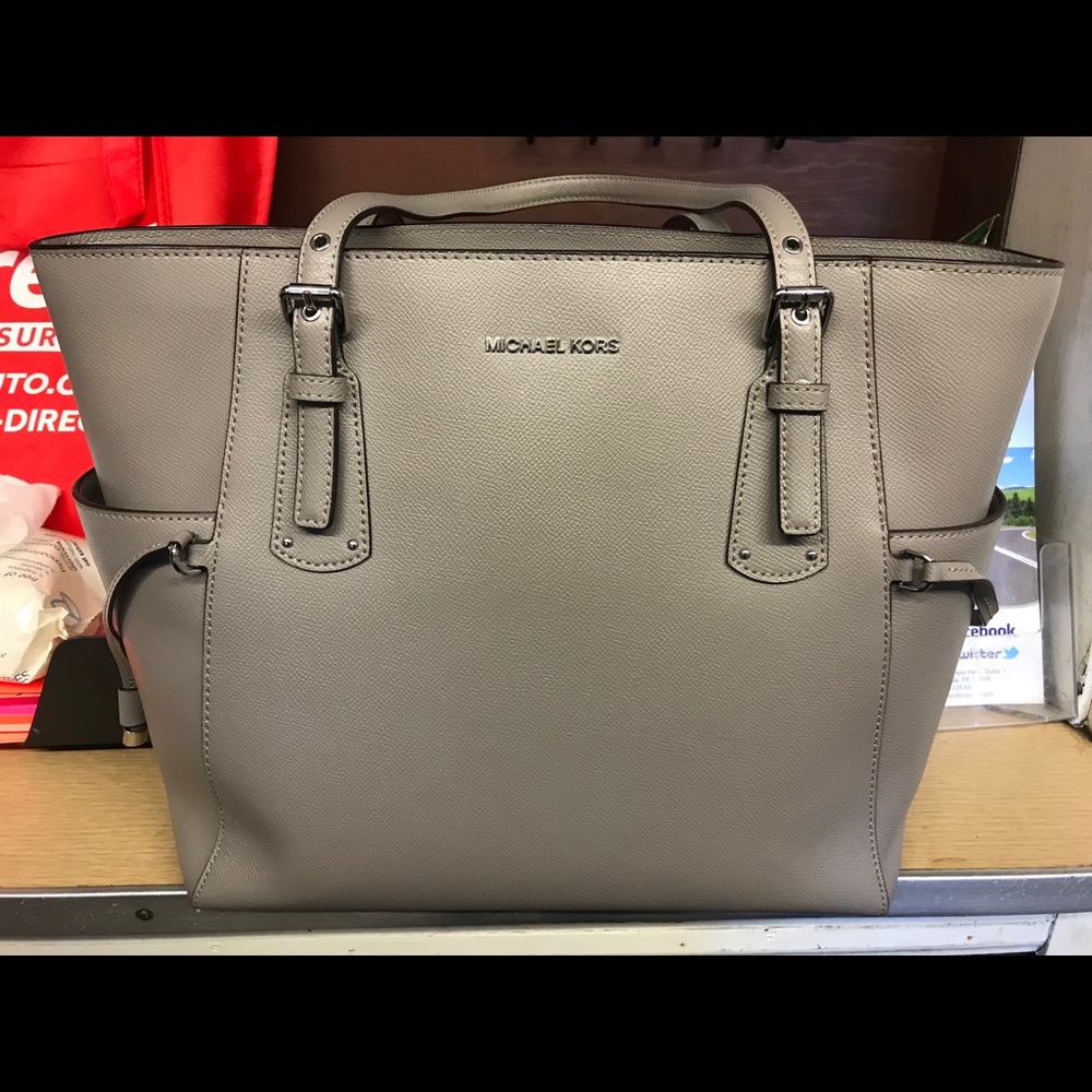 Authentic Michael Kors pocketbook
